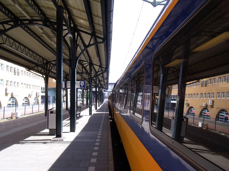Bij het spoor hoofdstation Groningen